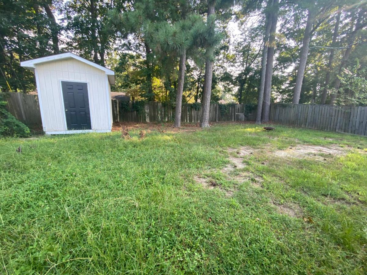 B1 Guest House Hope Mills Exterior photo